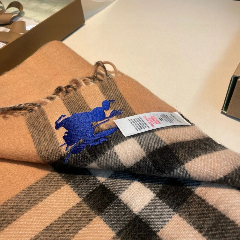Burberry Camel Scarf with Vibrant Blue Emblem - Picture 8 of 9